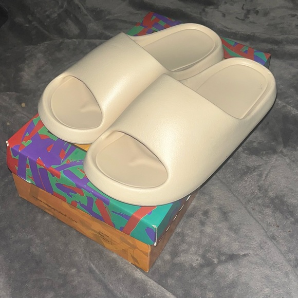 Other - Beige Quiet Luxury Style Slides